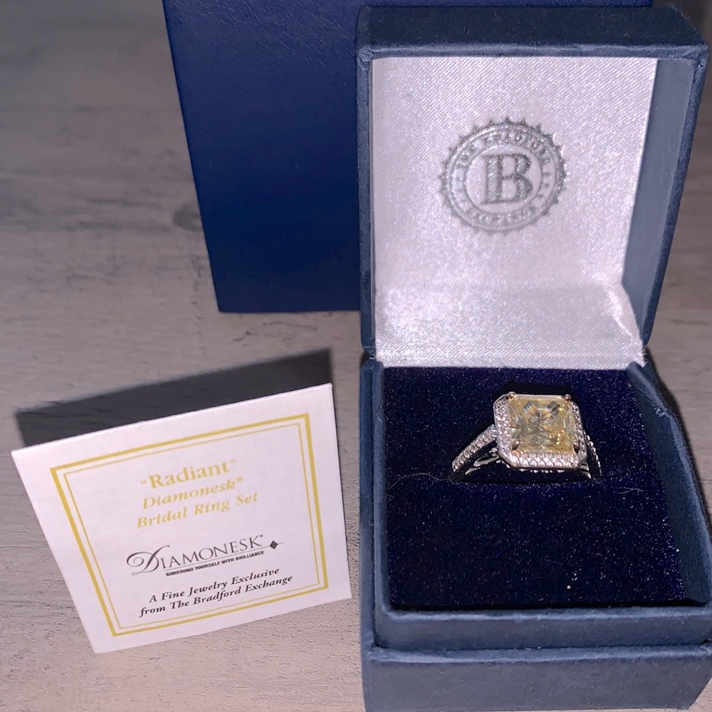 Bradford exchange canary princess halo ring - Picture 5 of 12